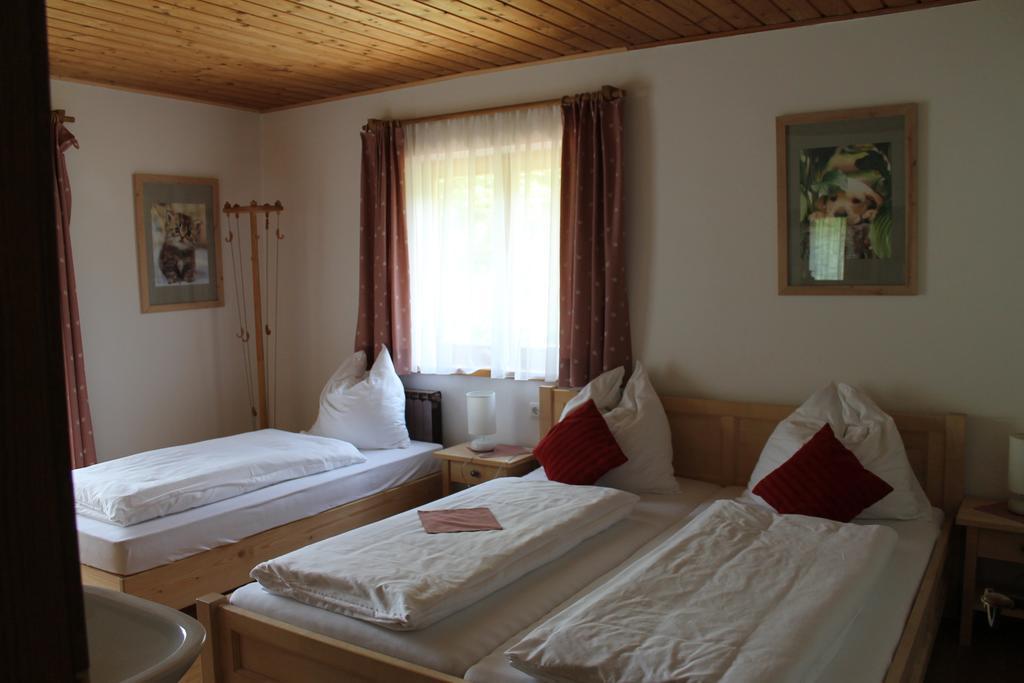 Bauernhof Familie Knoblechner Villa Nussdorf am Attersee Oda fotoğraf